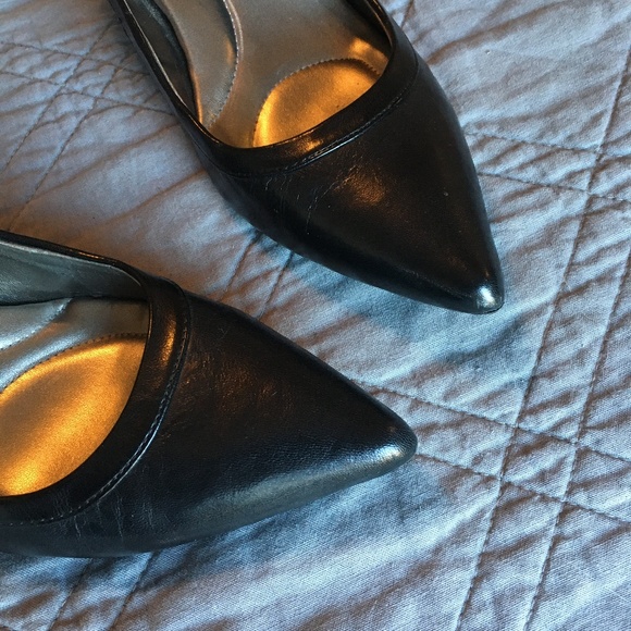 Bandolino Flexible Black Leather Heels Sz 7.5 - Picture 7 of 8